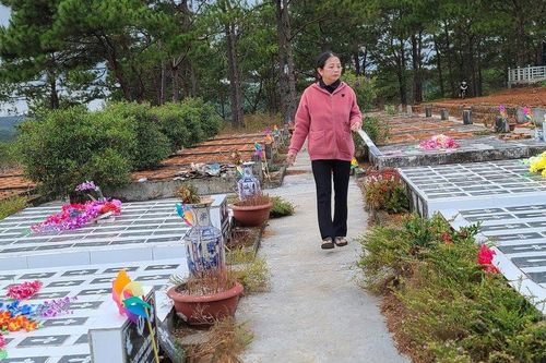 Người phụ nữ tình nguyện làm chuyện 'lạ lùng' cho hàng trăm thai nhi