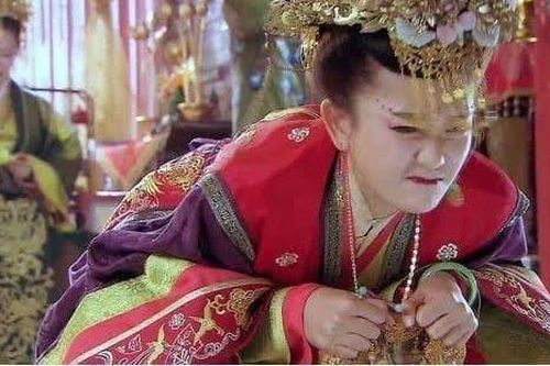 Trong thời cổ đại, rốt cuộc thì bị đánh gậy vào mông đau đến cỡ nào mà khiến các phạm nhân nghe thấy thôi cũng phải sợ