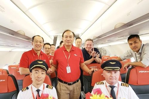 Mừng sinh nhật, đón Giáng sinh, Vietjet thêm tàu bay mới hiện đại