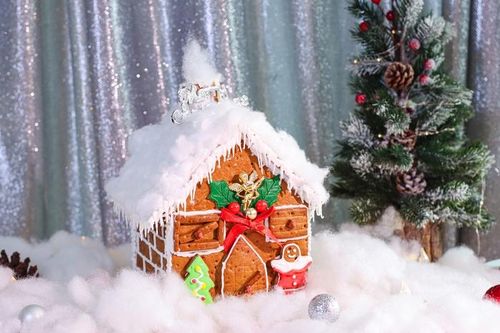 Ngôi nhà bánh gừng đón Giáng sinh