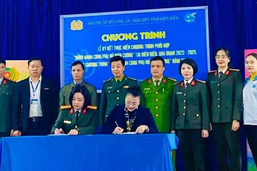 Phụ nữ Bộ Công an 'Đồng hành cùng phụ nữ biên cương' với phụ nữ Điện Biên