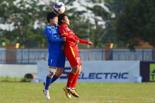 Thua Than KSVN, Hà Nội I mất ngôi đầu