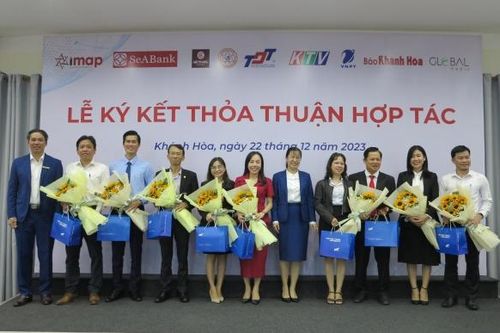 Trường Đại học Tôn Đức Thắng - Phân hiệu Khánh Hòa ký kết hợp tác với 8 đơn vị, doanh nghiệp