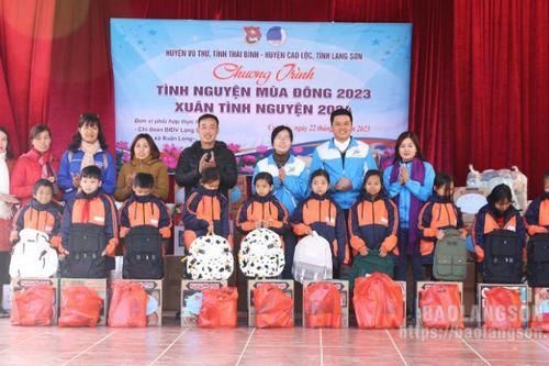 Nhiều hoạt động ý nghĩa tại Chương trình 'Tình nguyện mùa đông năm 2023, xuân tình nguyện năm 2024'