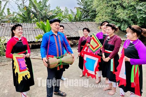 Trống sành - báu vật linh thiêng của người Cao Lan