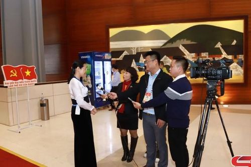 Tác nghiệp tại Đại hội XIII của Đảng