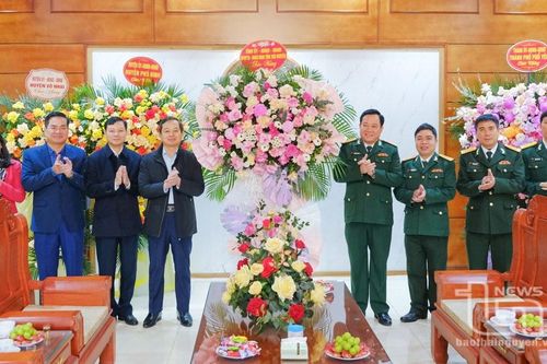 Lãnh đạo tỉnh thăm, chúc mừng cán bộ, chiến sĩ Bộ CHQS tỉnh