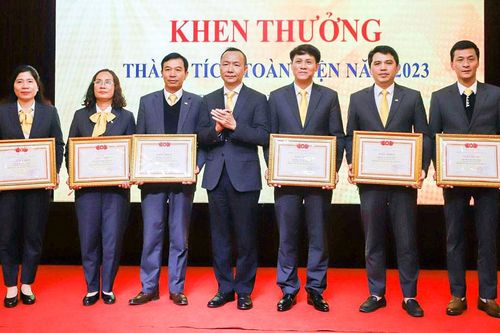 Bưu điện tỉnh: Phấn đấu doanh thu năm 2024 vượt 3% kế hoạch