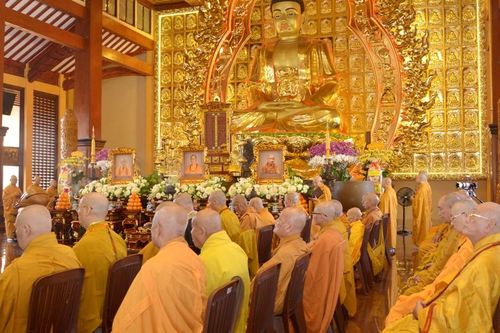 Trang nghiêm Lễ tưởng niệm Đức Đệ nhất Pháp chủ và chư Trưởng lão Hội đồng Chứng minh đã viên tịch