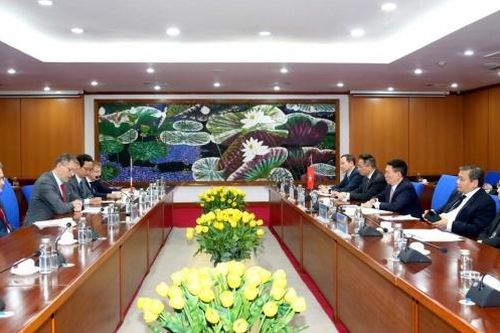 Bộ trưởng Bộ Tài chính Hồ Đức Phớc tiếp tân Đại sứ Cộng hòa Pháp tại Việt Nam