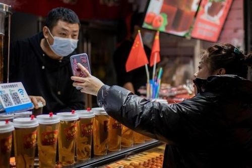Du khách Việt có thể liên kết thẻ Visa với các ví điện tử trong thanh toán tại Trung Quốc