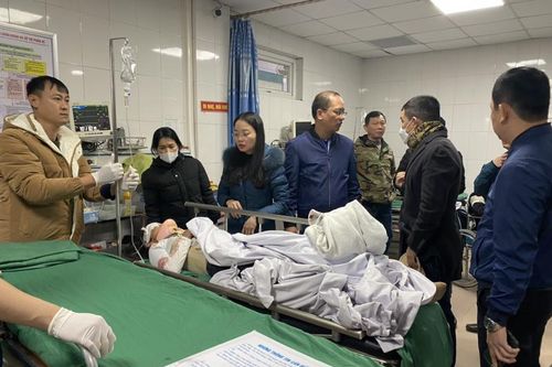 Vụ sập trần trường học: Bộ Y tế yêu cầu tập trung cứu chữa, ổn định tâm lý cho học sinh gặp nạn