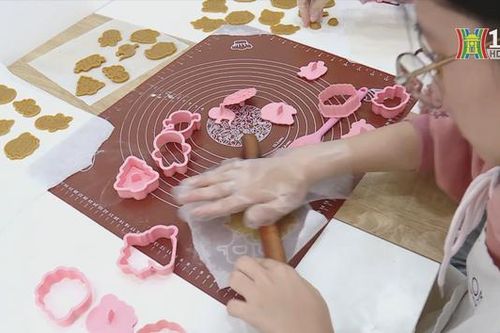 Tự tay làm bánh quy gừng trong dịp Giáng sinh