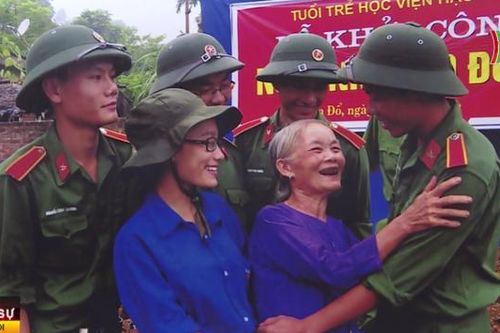 Triển lãm 'Quân với dân một ý chí'