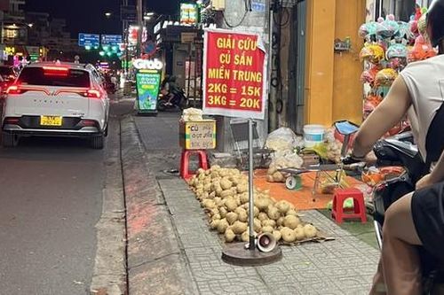 Nông sản Việt: Loay hoay bài toán 'giải cứu'