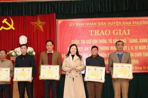 Đan Phượng: Trao giải cuộc thi giữ gìn thôn, tổ dân phố sạch đẹp