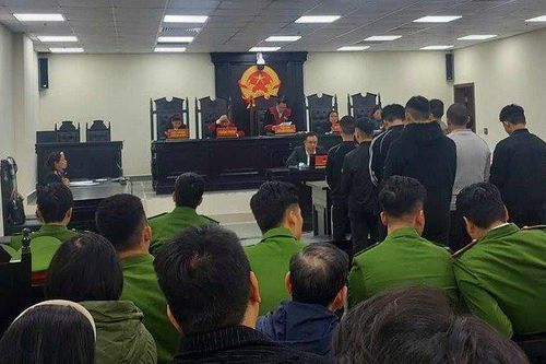 Bản án nghiêm khắc cho nhóm thiếu niên vác dao diễu phố đi đánh nhau