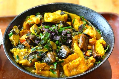 Chinh phục vị giác của chồng bằng món lươn om chuối đậu, ngon chuẩn vị Bắc