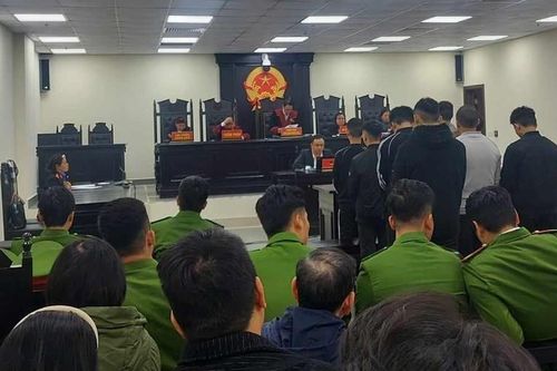 Nổi máu 'yên hùng' khi người yêu bị trêu ghẹo, nam thanh suýt mất mạng.