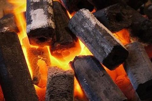 Bộ Y tế: Cảnh báo tai nạn bỏng lửa, ngộ độc khí CO do sưởi ấm bằng than, củi trong không gian kín khi trời rét