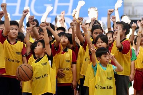 Ngày hội bóng rổ miễn phí: Địa điểm vui chơi cuối tuần cho các bạn nhỏ đam mê thể thao