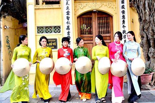 Thoáng hồn quê trong dáng phố