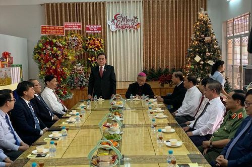 Đồng chí Trần Thanh Mẫn chúc mừng Giáng sinh tại Cần Thơ
