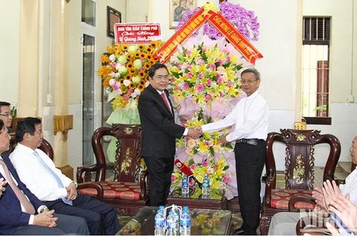 Đồng chí Trần Thanh Mẫn chúc mừng Giáng sinh tại Tòa Giám mục Giáo phận Vĩnh Long