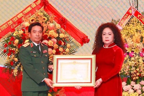 Truy tặng danh hiệu Anh hùng LLVTND với cố Trung tướng Đặng Kinh