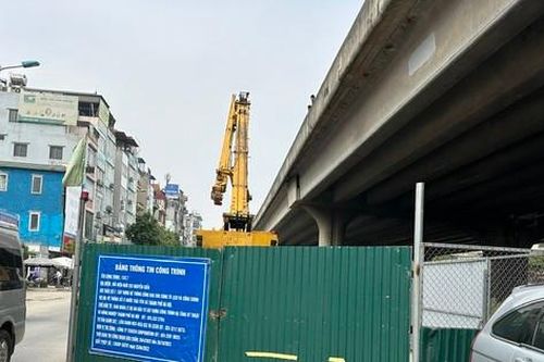 'Lô cốt' lại gây ùn tắc giao thông