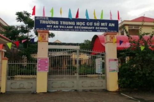 Tát học sinh không thuộc bài, nữ giáo viên bị phụ huynh vào trường hành hung