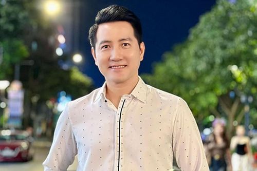 Ca sĩ Nguyễn Phi Hùng tuổi 46 chưa màng chuyện vợ con, vui đời độc thân