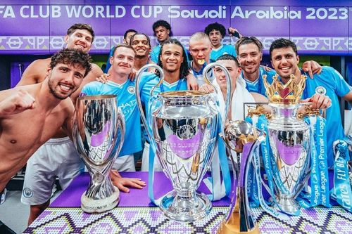 Man City giành cú ăn 5, Pep Guardiola nhắc nhẹ cho MU hay