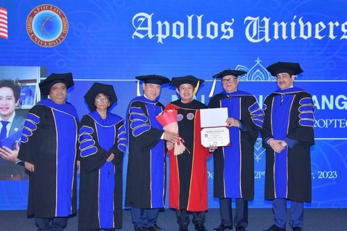 Chủ tịch Meey Group nhận bằng Tiến sĩ danh dự Đại học Apollos Hoa Kỳ