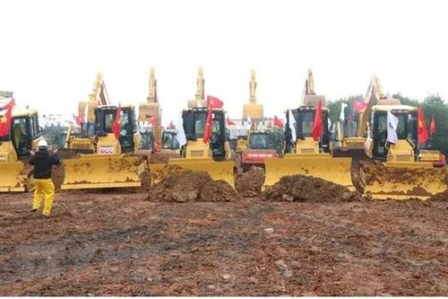 Hoạt động giải phóng mặt bằng phục vụ Dự án Cao tốc Vạn Ninh-Cam Lộ diễn ra chậm
