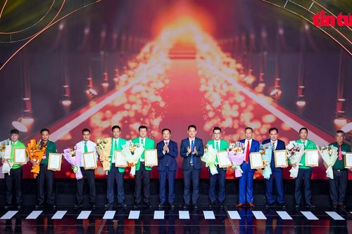 Lan tỏa tinh thần 'Vô lăng vàng' đến từng lái xe