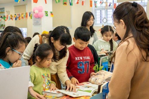 100 kệ sách miễn phí tại các điểm công cộng ở Đà Nẵng và Quảng Nam