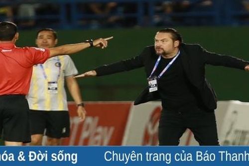 Nhận thẻ vàng trong trận thua Bình Dương, HLV Popov 'khen' trọng tài Việt Nam xuất sắc nhất thế giới