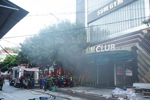 Cháy quán bar Sum Điện Biên