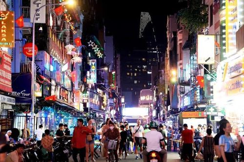 Thành phố Hồ Chí Minh: Du khách trải nghiệm City Tour 'Không ngủ ở Sài Gòn'