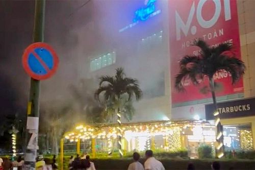 Thành phố Hồ Chí Minh: Cháy tại siêu thị Lotte Mart, hàng trăm người dân hoảng loạn tháo chạy