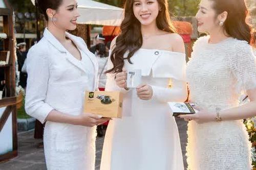 Các người đẹp thích thú với hương vị 3 nền văn minh cà phê