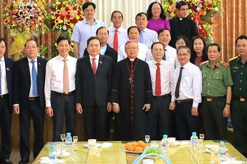 Phó Chủ tịch Thường trực Quốc hội Trần Thanh Mẫn chúc mừng Giáng sinh tại Cần Thơ, Vĩnh Long