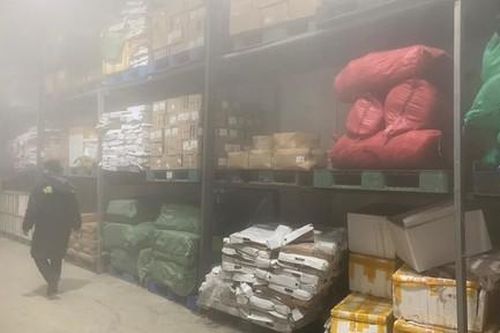 TPHCM: Chặn kịp thời 25 tấn thực phẩm không rõ nguồn gốc chuẩn bị tuồn ra thị trường