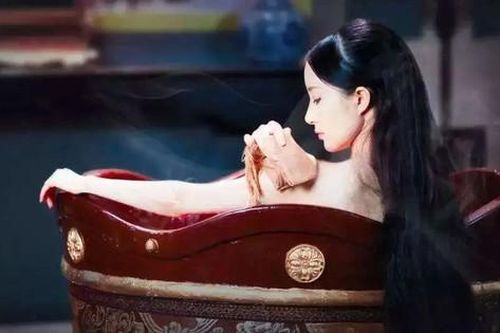 Không có xà phòng, người xưa gội đầu bằng cách nào? Hậu thế: 'Không phải tự nhiên mà tóc họ đen mượt đến vậy!'