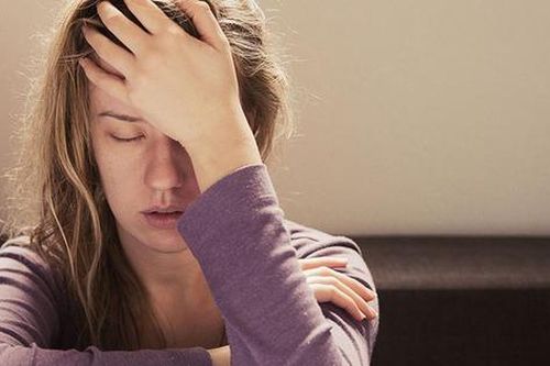 Đau nửa đầu khi trời lạnh nên kiêng gì?