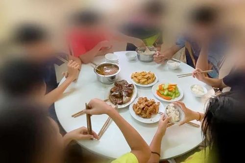 3 cán bộ bị khiển trách vụ bữa ăn của tuyển bóng bàn trẻ quốc gia