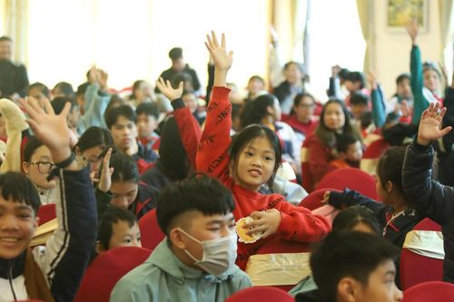 Giáng sinh ấm áp đến với các trẻ em có hoàn cảnh khó khăn đặc biệt