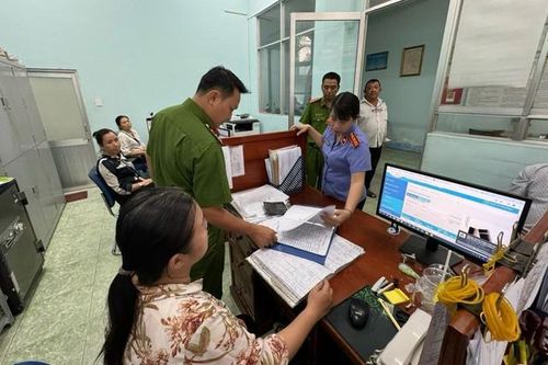 Công an TPHCM khởi tố giám đốc Chi cục đăng kiểm Long An và 8 người liên quan