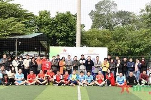 Giao lưu bóng đá chào mừng kỷ niệm 79 năm Ngày thành lập Quân đội nhân dân Việt Nam